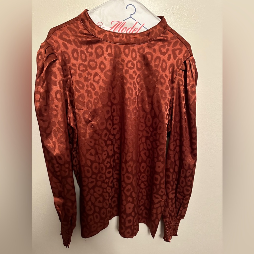 Cheetah Print Long Sleeve Size Large Rust